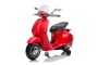 Vespa 946 elektromos motorkerékpár hátramenettel, piros, segédkerekekkel, Licencelt, 2x 6V Akku, 2x 30W Motor, Bőr ülés, MP3 lejátszó USB bemenettel