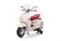 Vespa 946 elektromos motorkerékpár hátramenettel, fehér, segédkerekekkel, Licencelt, 2x 6V Akku, 2x 30W Motor, Bőr ülés, MP3 lejátszó USB bemenettel